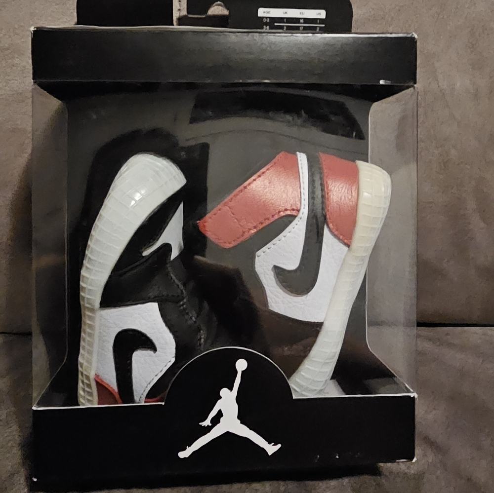 Jordan 1 Crib Booties, Size 3